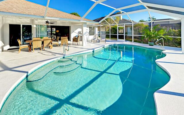 Chic Canalfront - 4 Br Home
