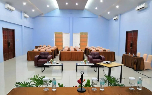 Grand Mahoni Hotel
