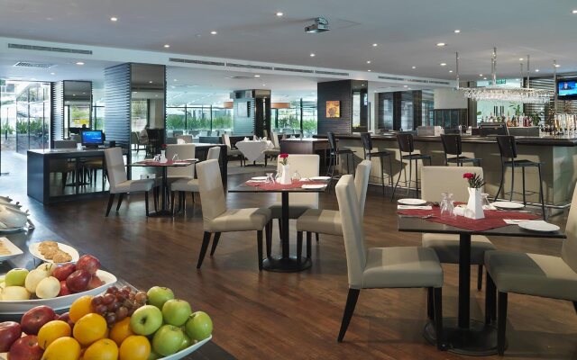 MiCasa All Suite Hotel