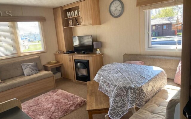 Stunning 8-berth Caravan in Tattershall Lakes