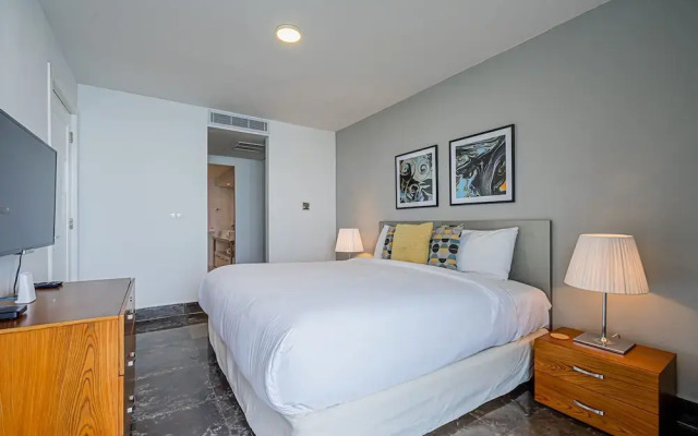 w Majestic 2BR w Perfect Balcony in YOO