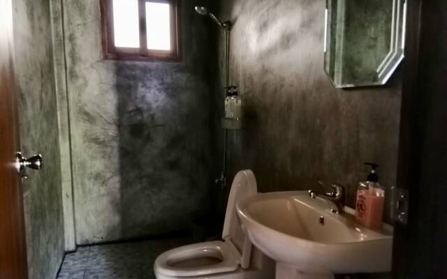 Ilakai Hostel - Adults Only