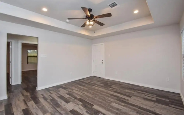 Charming 2-bed Apartment in Houston