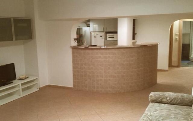 Flo Apartments
