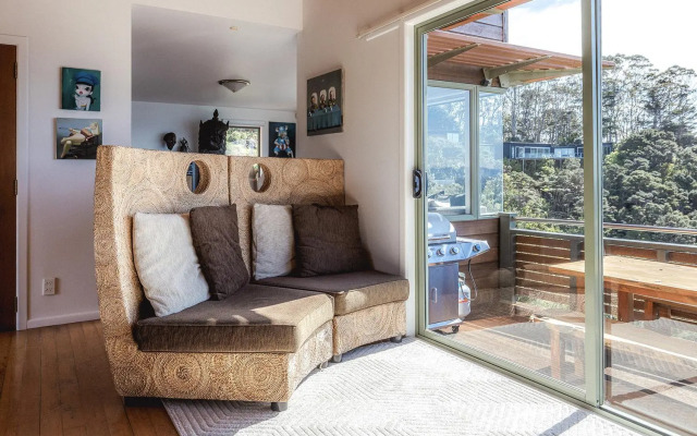 Seaview Sojourn - Waiheke Escapes