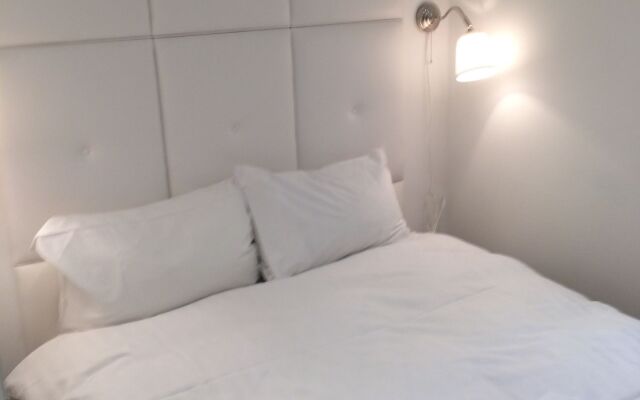 Hanover 71 Suites