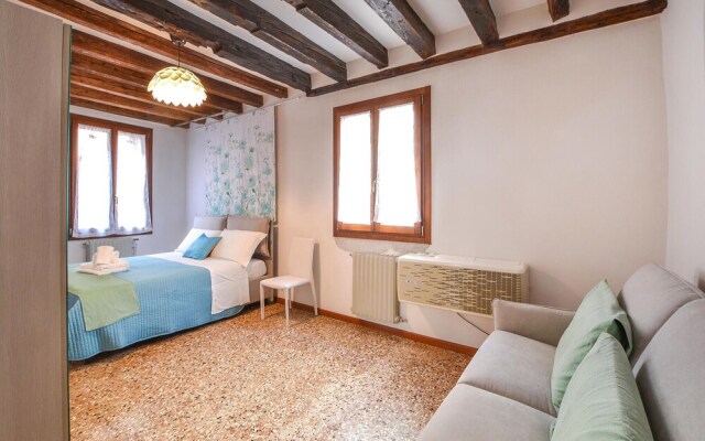 Nice Apartment in Venezia With 2 Bedrooms and Wifi