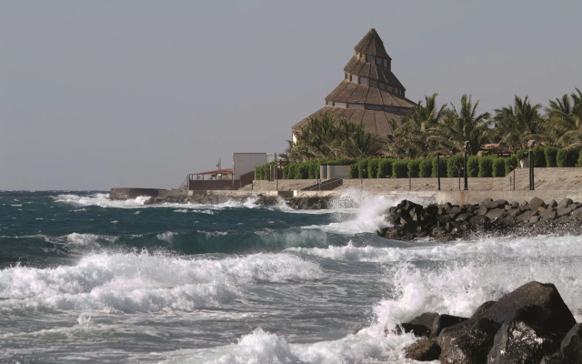 Al Nawras Island Resort