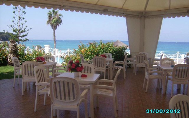 Cala Petrosa Resort