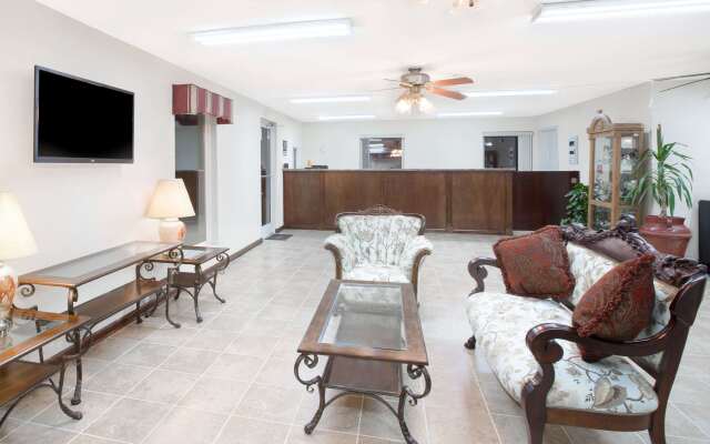 Super 8 by Wyndham Whiteville