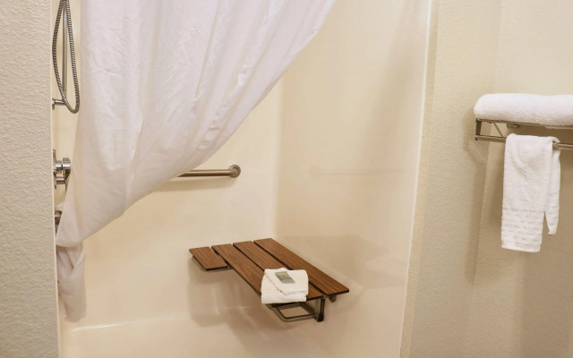 Best Western Fostoria Inn & Suites