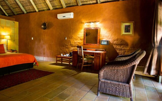 Misty Hills Country Hotel