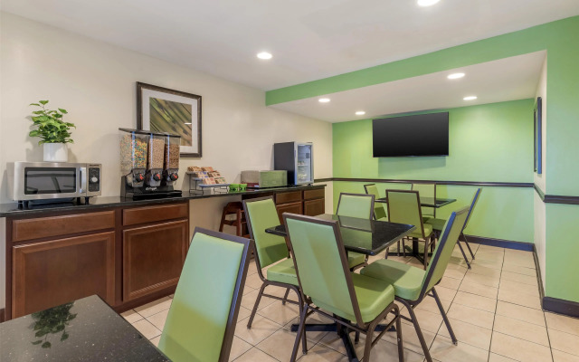 SureStay Hotel by Best Western East Brunswick