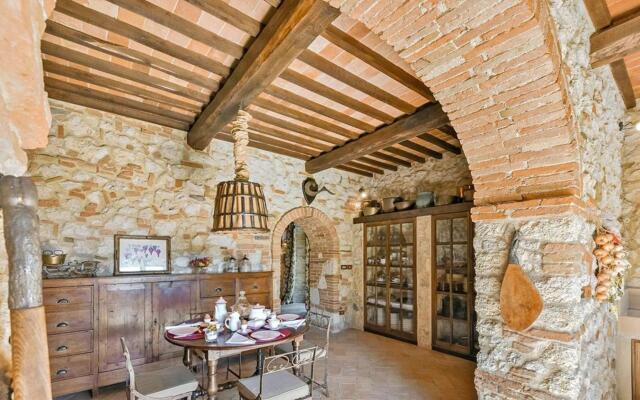 Independent Villa With 12 Beds-villa Aiola