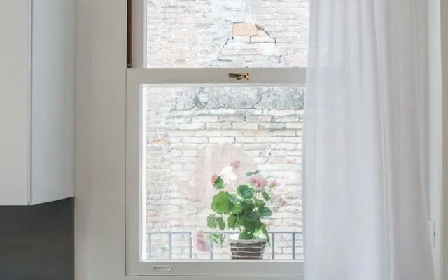 Luxury Apartment On Grand Canal