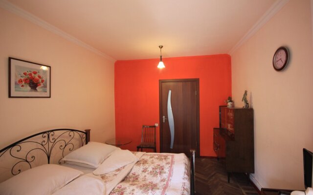 Center Hostel and Tours
