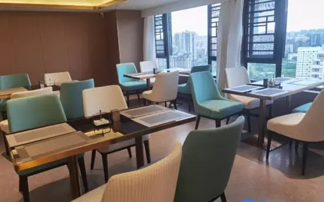 Yeste International Hotel (Nanning Qingxiushan Dongmen Baoli Lingxiu Qiancheng)