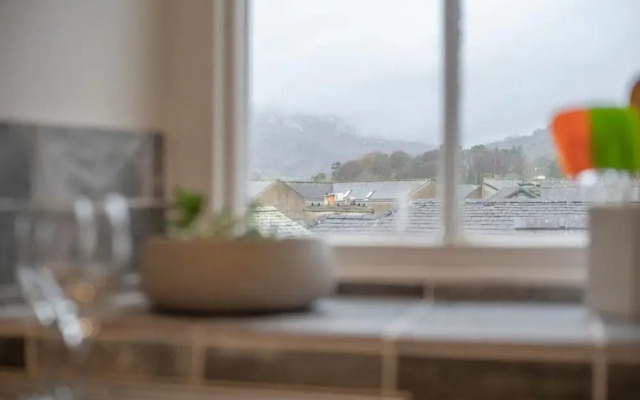 Charming 1BR - Town Centre-parking-stunning Views