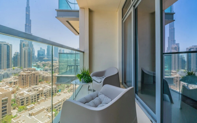 Monty Holiday Home - Serene & Modern Apartment With Burj Khalifa View
