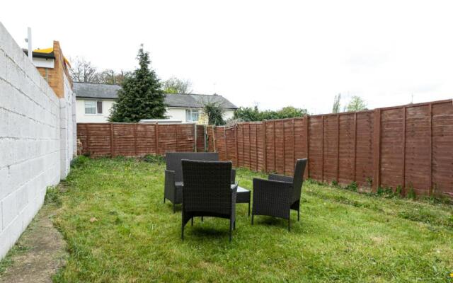 1Leta Apartment - Hatfield