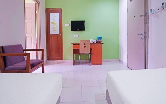 Hotel Night Queen salak Tinggi