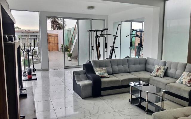 Spacious Modern Beach House