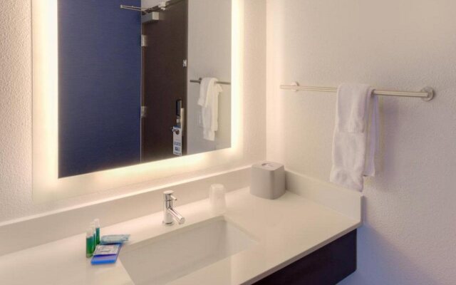 Holiday Inn Express Newberg - Wine Country by IHG