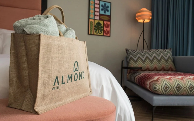 Almond hotel