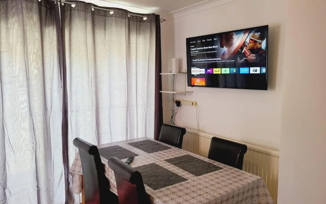 Rusper Retreat - Spacious Home Near Gatwick