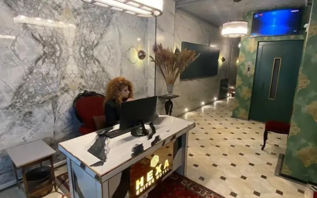 Hexa Suites Hotel