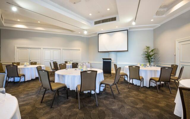 Holiday Inn Sydney Potts Point by IHG