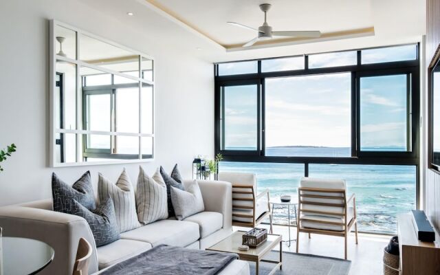 Magical Apartment w Uninterrupted Ocean Views Mouille Views