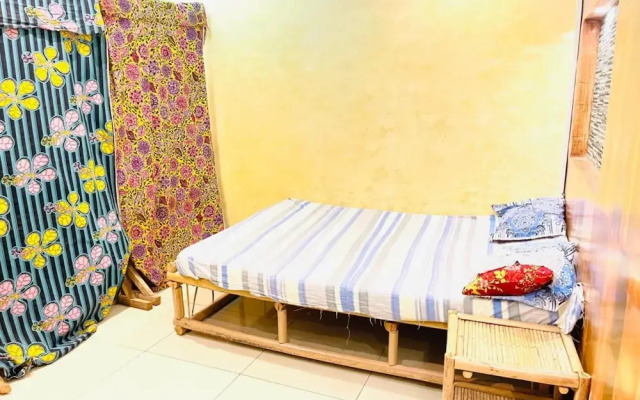 Room in Guest Room - Luxury Furnished Room No1