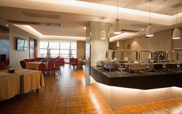 Jinlong Yufeng Hotel