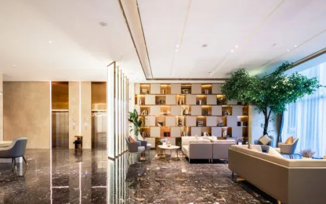 Lavande Hotel (LiaoYang City Center)