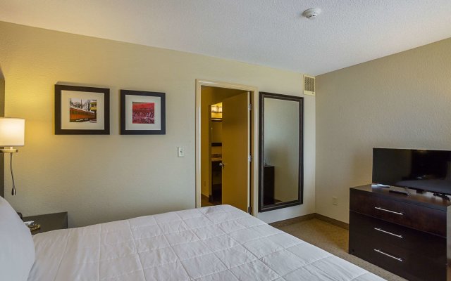 Clarion Inn & Suites Evansville Eastland Area