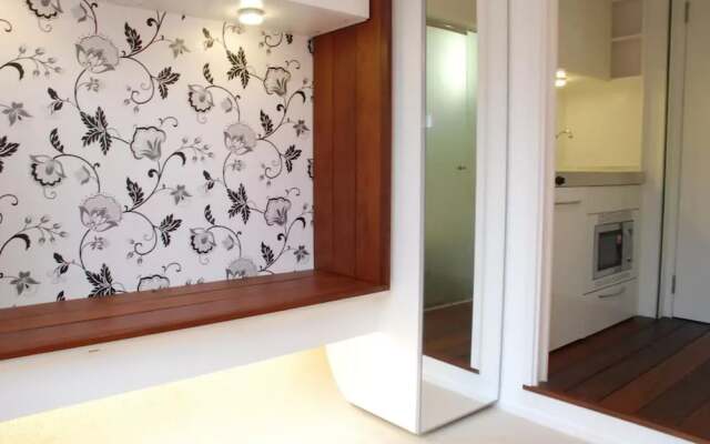 Studio Near Earl's Court Tube Station