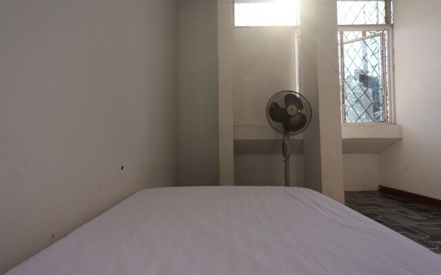 SPOT ON 93312 Homestay OrangeNearNagoya Hill Shopping Mall