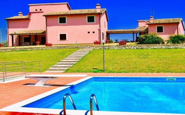 Villa Vallocchia - sleeps 18. Exclusive pool/grounds. Spoleto 10 mins. Rome 1 hr