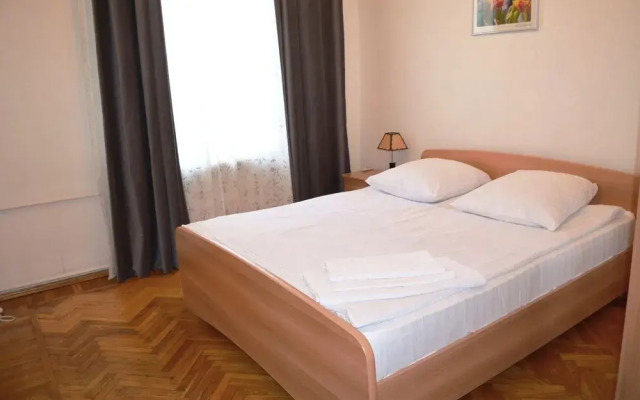 Intermark Apartments - Patriarch's ponds