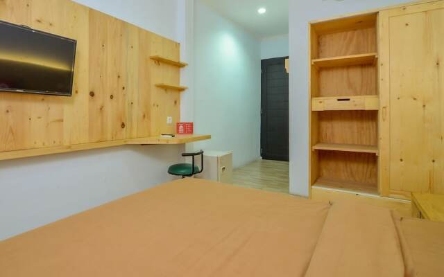 ZEN Rooms Near Darmawangsa Syariah
