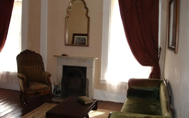 Hotel Leger