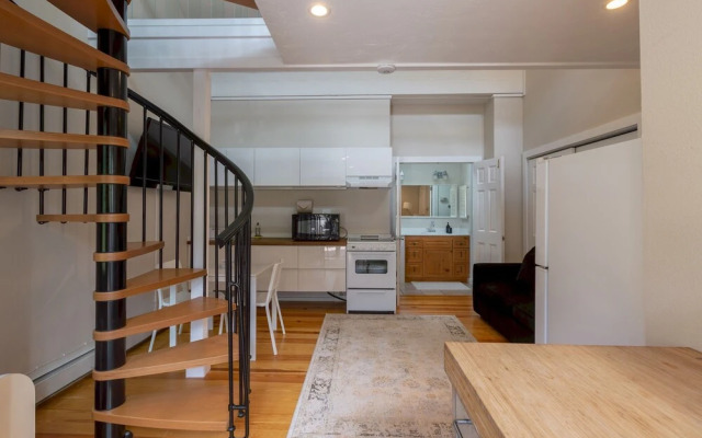 Charming Mountain Loft With Terrace