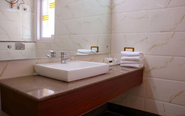 Hotel Africa Avenue Anand Lok
