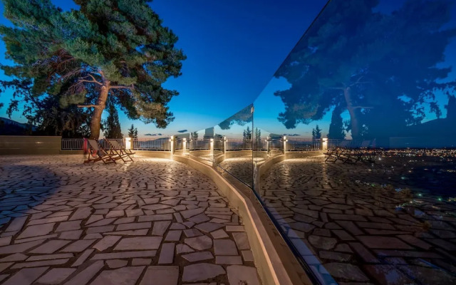 Castelli Luxury Villa