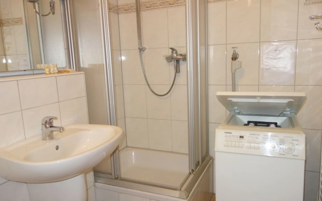 Tolstov-Hotels Big 2 Room Roßstrasse Apartment