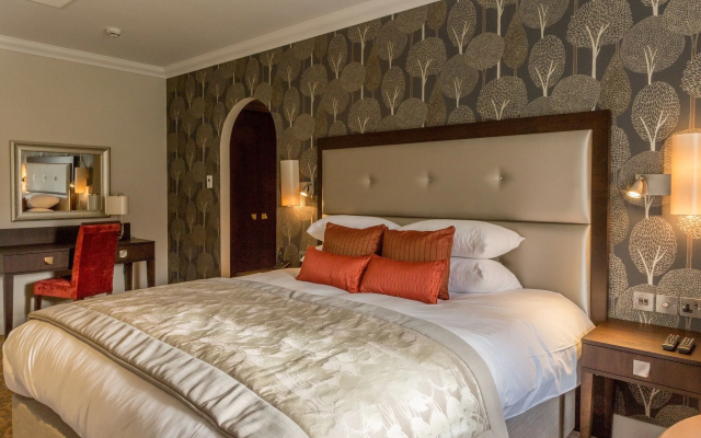 Oakley Hall Hotel