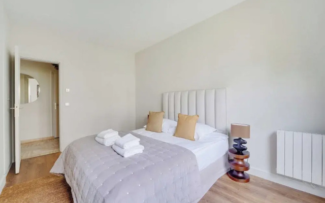 Modern apt With Balcony-2br/6p-neuilly-sur-seine