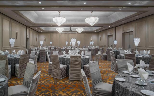 Holiday Inn Winnipeg South by IHG