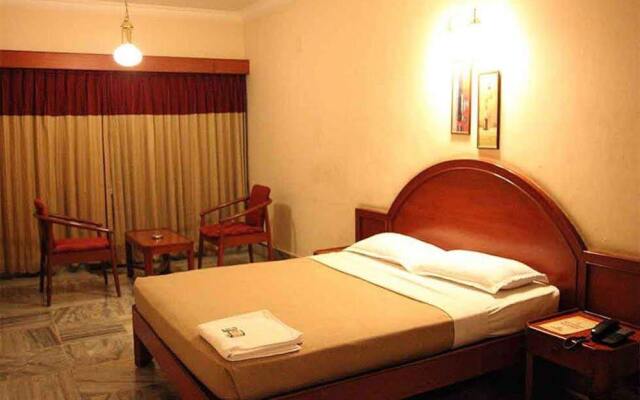 FabHotel Samrat Residency